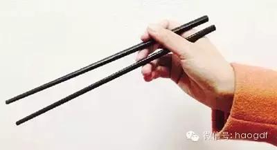 这样拿筷子，能锻炼全身关节和肌肉！（99%的人没拿对！）